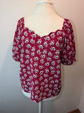 Monteau Scalloped Sweetheart Neckline Short Puff Sleeve Blouse Medium